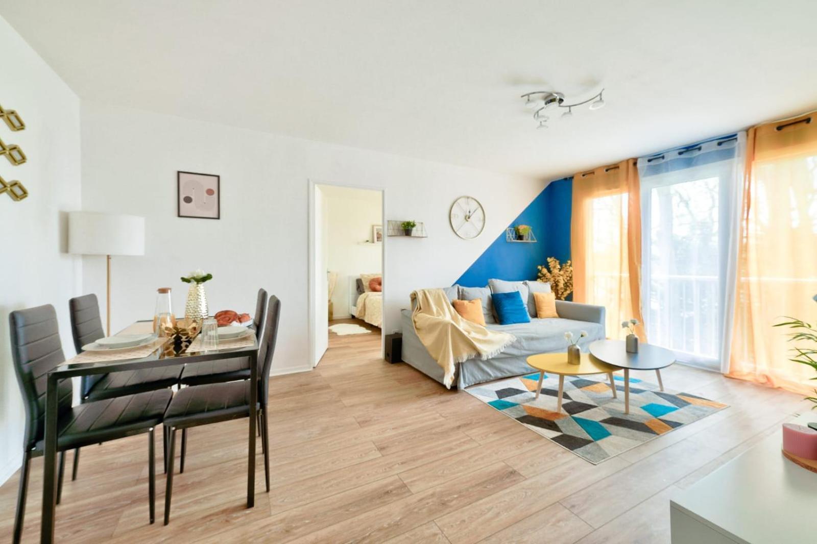 Le Cosy Yellow Appartement Lumineux A 5 Min De La Gare D'Evry Avec Parking Gratuit Courcouronnes Exterior photo